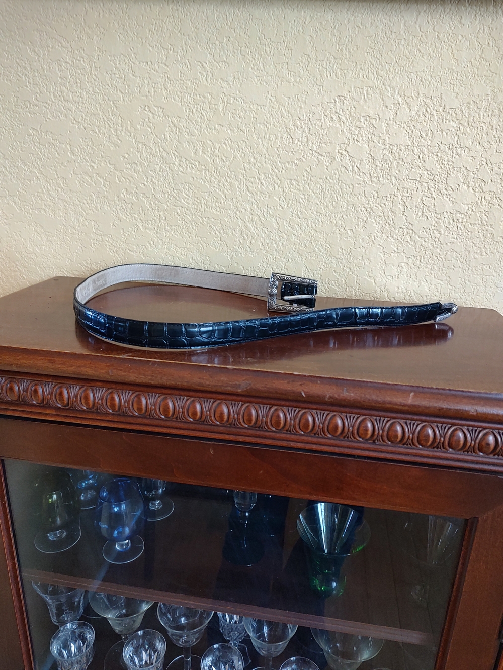 Fossil Black Leather Belt with Silver Rounded Buckle - Picture 8 of 12